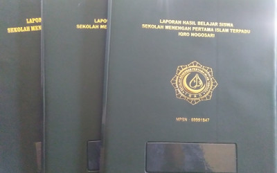 SMP Islam Terpadu Iqro Nogosari Bagikan Rapor Semester Ganjil 2023/2024: Menyongsong Semester Genap dengan Semangat