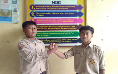 Radhif Bima Saputra dan Sakta Abaway Sakan Memenangkan Pemilihan Ketua OSIS SMP Islam Terpadu Iqro Nogosari